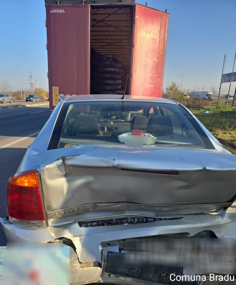 Accident langa Pitesti la intersectia de la Metro