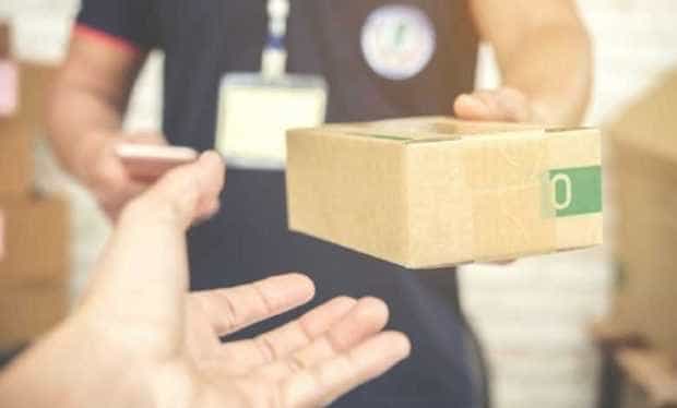 Avalaa coletelor din China schimba legislatia pentru cumparatori