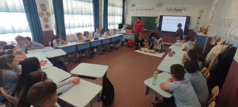 Crucea Rosie proiect in sase scoli din Arges