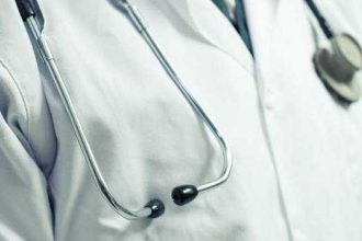 Doctorita anchetata pentru absente false de la serviciu