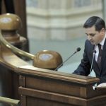 Fost senator retinut de DNA pentru mita ministrului Apararii