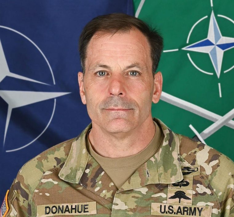 Generalul Christopher Donahue se intalneste cu Ionut Mosteanu