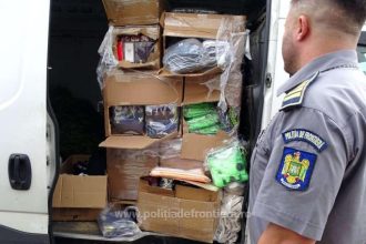 Haine si parfumuri contrafacute de aproape 1 milion lei confiscate la Vama Giurgiu