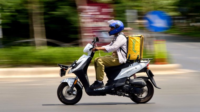 Livrator strain atacat de un tanar in Capitala