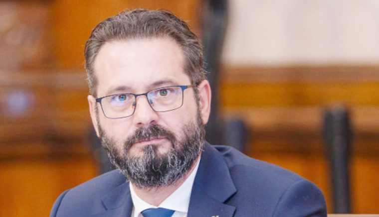 Mihai Cotet a votat pentru eliminarea indemnizatiilor CCR