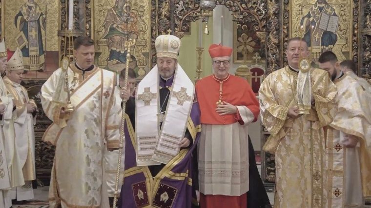 Mii de credinciosi la Blaj pentru noul lider al Bisericii Greco Catolice