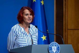 Mosneanu provoaca victime Purtatorul de cuvant al Guvernului si a publicat diploma