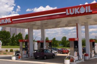 O companie romaneasca pe lista cumparatorilor Lukoil Romania