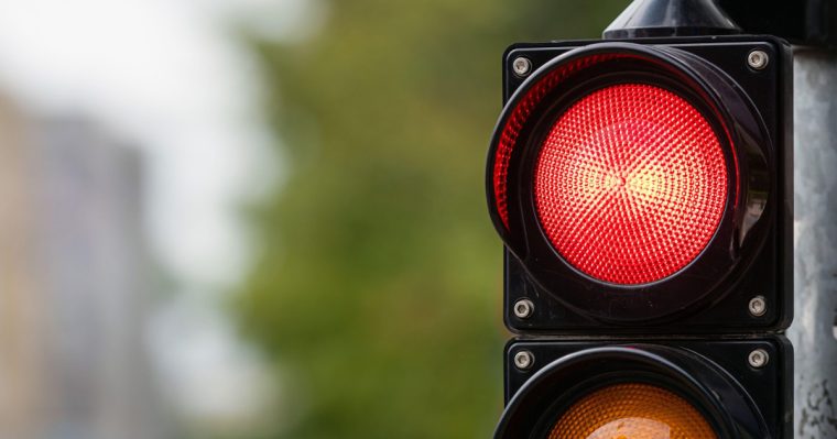 Orasul care testeaza semafoarele inteligente la trafic