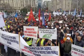 Peste 500 de membri Dacia la mitingul BNS Guvernai i pentru noi