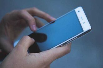 Piata telefoanelor mobile se pregateste pentru crestieri de preturi