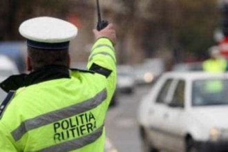 Politist rutier lovit de autoturism in Bucuresti
