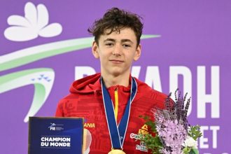 Sabrerul Vlad Covaliu ales din nou cel mai bun junior mondial