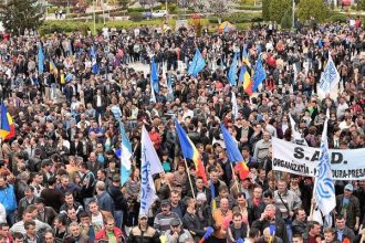 Sindicatul Autoturisme Dacia participa la mitingul din Bucuresti pe 12 noiembrie Lista revendicarilor