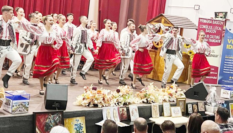 Spectacol caritabil la Bascov