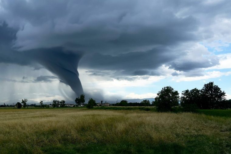 Tornada devastatoare in Brazilia cel putin cinci decedati