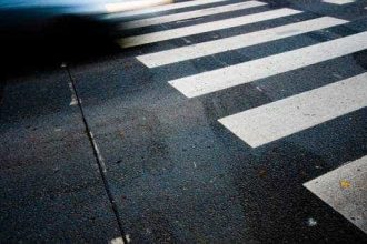 Trei tineri loviti pe trecerea de pietoni de un sofer beat