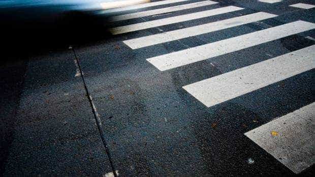 Trei tineri loviti pe trecerea de pietoni de un sofer beat