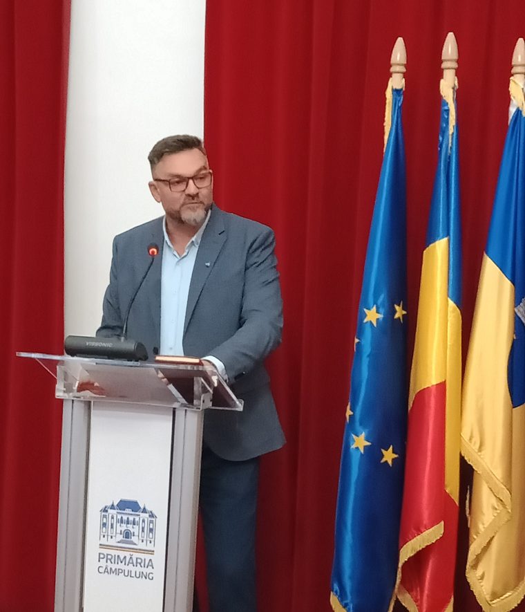 Vicele de la Campulung internat grav la Bucuresti