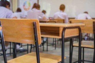 aproape 500000 de carduri educationale au primit 500 lei