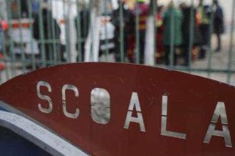 prima de cariera de 1500 lei pentru profesori si burse crescute pentru studenti in 2026