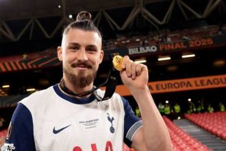 AS Roma il urmareste pe Radu Dragusin