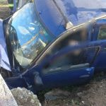 Accident la Primaria Calinesti barbat blocat in masina