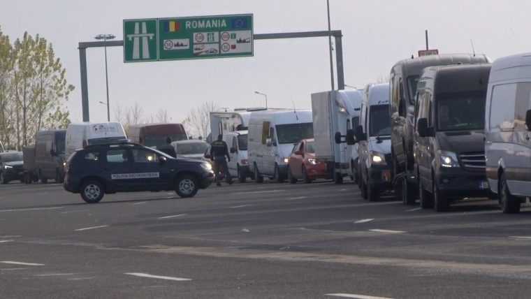 Aglomeratie la frontiera de Craciun 52000 de persoane