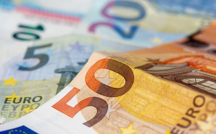 Angajat KFC primit 80 000 euro dupa cearta cu seful