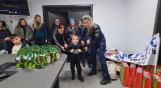 Arge Cadou de Craciun pentru 20 de elevi harnici