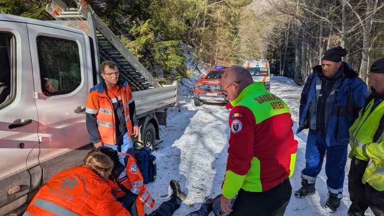 Barbat mort pe munte in Arges din infarct