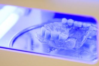 Clinica Dr TEO Zambim impreuna Protese dentare cu capse