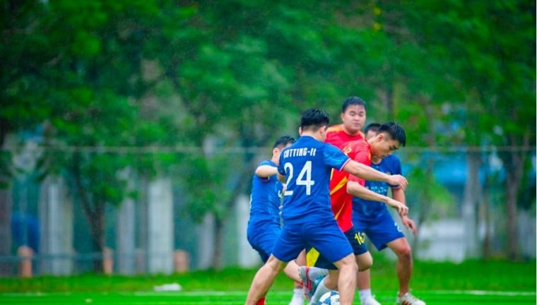 Cum sa alegi echipamentul pentru fotbal amator