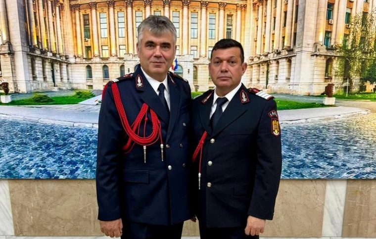 Doi pompieri din Arges premiati la MAI