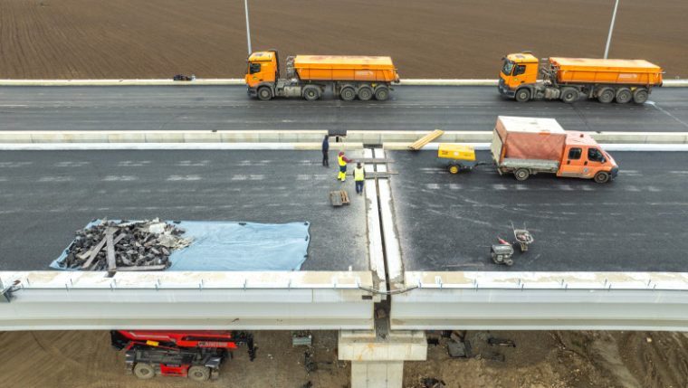 Guvernul opreste lansarea noilor santiere pana in 2027