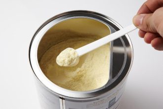 Lapte praf pentru bebelusi cu bacteria Bacillus retras