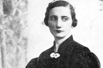 Ludmila Ghitescu Portret al artistului tanar