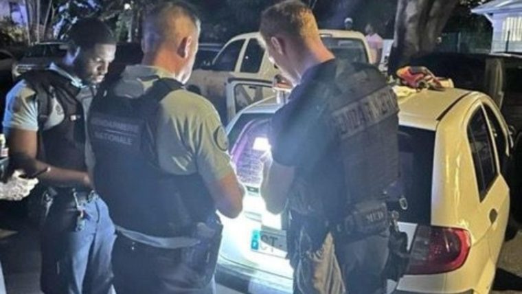 Masina intra in multime la targul de Craciun 10 morti