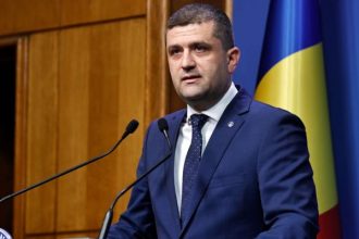 Ministrul interimar al Apararii Radu Miruta reclamat pentru rasism
