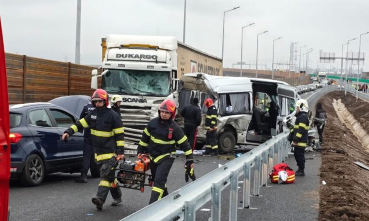 Noul tronson al Autostrazii Moldovei inaugurat cu accident grav