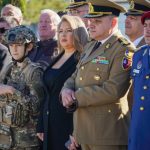 Piteshti Defilare si exercitiu militar in Piata Milea
