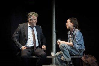 Piteshti O tanara cu geamantan si visuri peste ocean