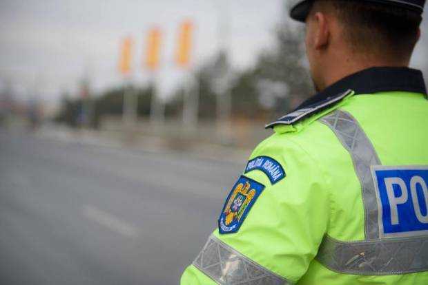 Politist accidentat de o masina pe autostrada