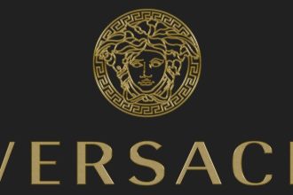 Prada finalizeaza achizitia brandului Versace pentru 1 3 miliarde euro