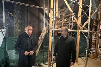 Primarul Gentea a vizitat santierul celei mai vechi biserici din Pitesti unde s au descoperit 200 de schelete