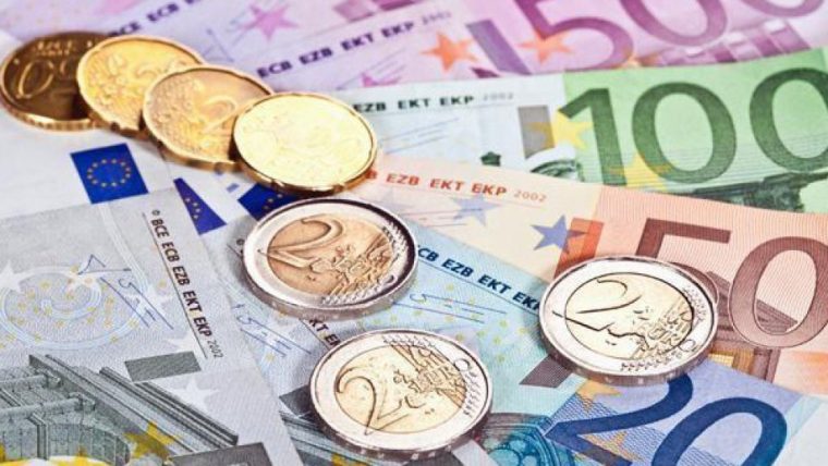 Prognoze negative pentru moneda nationale euro peste 5 20 lei in 2026