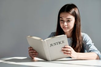 Psihologia dreptatii de ce oamenii cred in corectitudine