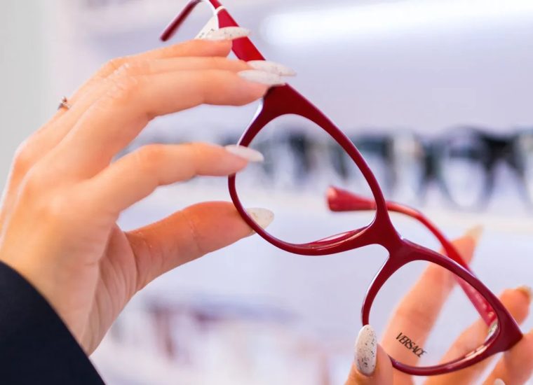 SINDICATUL SIPA Muntenia cere directorilor sa deconteze ochelarii profesorilor