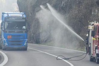 Trafic blocat ore intregi pe Valea Oltului din cauza scaparilor de gaze
