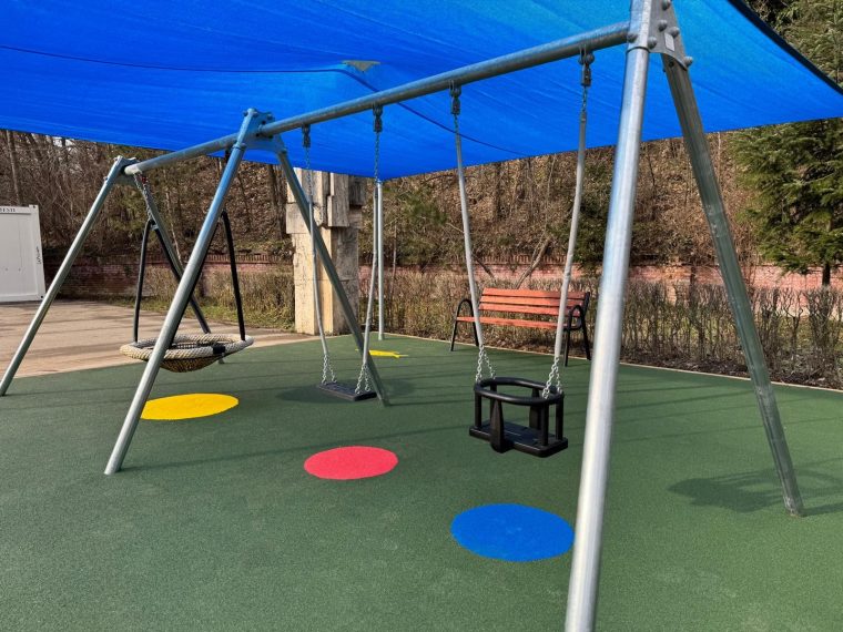 Un nou loc de joaca la Pitesti Grota deschis